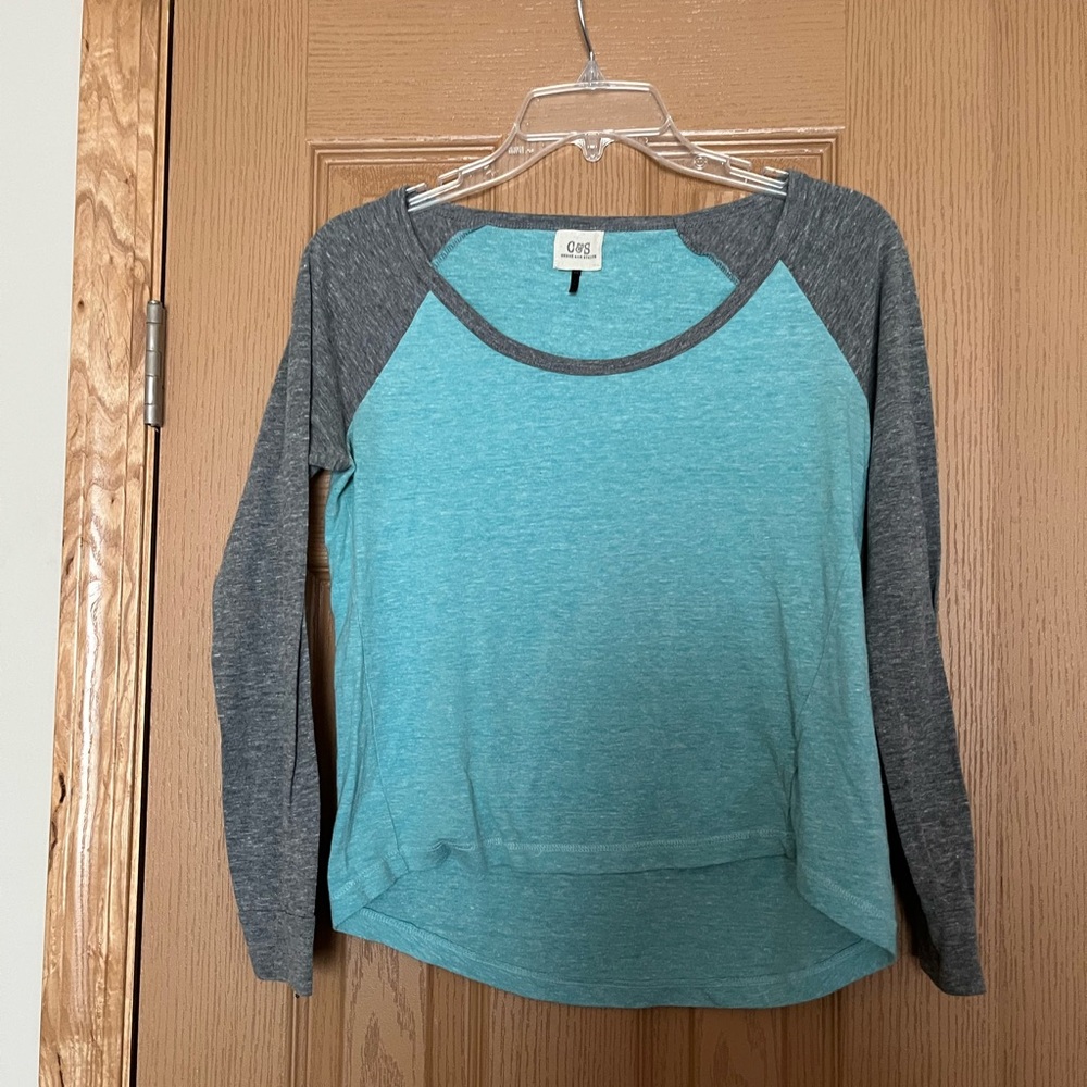 Gray and Teal Long Sleeve Top